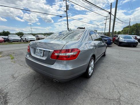 Used 2011 Mercedes-Benz E 350 BlueTEC Sedan image 5