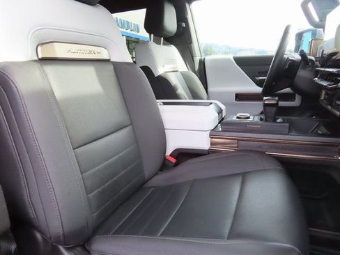 Used 2024 GMC Hummer EV 2X image 47