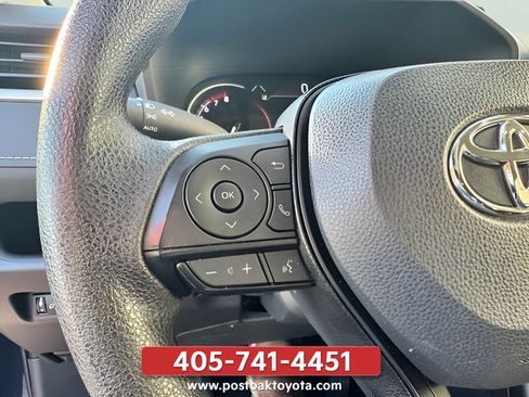 Used 2025 Toyota RAV4 XLE FWD image 34