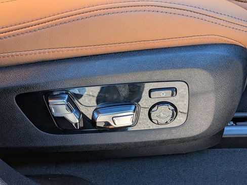 New 2026 BMW X6 xDrive40i w/ Climate Comfort Package image 39