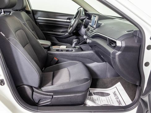 Used 2022 Nissan Altima 2.5 SV AWD/4WD image 43