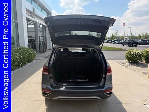 Used 2023 Volkswagen Taos SE w/ Panoramic Sunroof Package AWD/4WD image 8