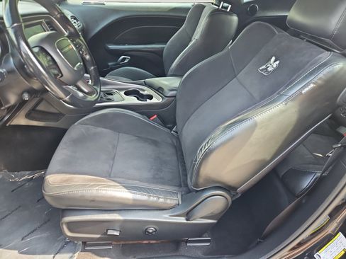 Used 2019 Dodge Challenger R/T Scat Pack w/ Dynamics Package RWD image 9
