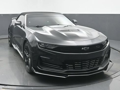 Used 2020 Chevrolet Camaro SS RWD image 8