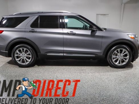 Used 2022 Ford Explorer Limited w/ Equipment Group 301A RWD image 6