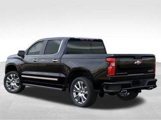 New 2026 Chevrolet Silverado 1500 High Country w/ High Country Premium Package AWD/4WD video 3