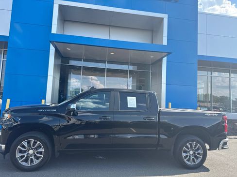 Used 2021 Chevrolet Silverado 1500 LT AWD/4WD image 9