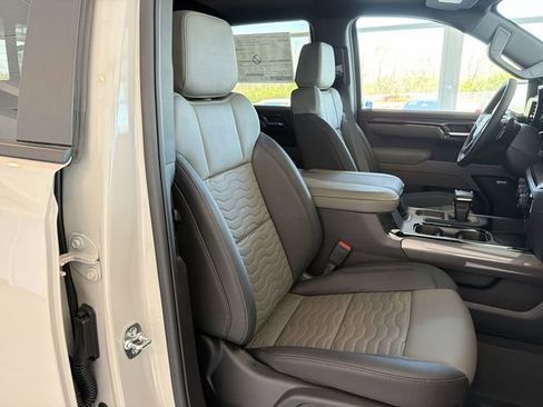 New 2026 Chevrolet Silverado 1500 ZR2 w/ LPO, Dark Essentials Package AWD/4WD image 18