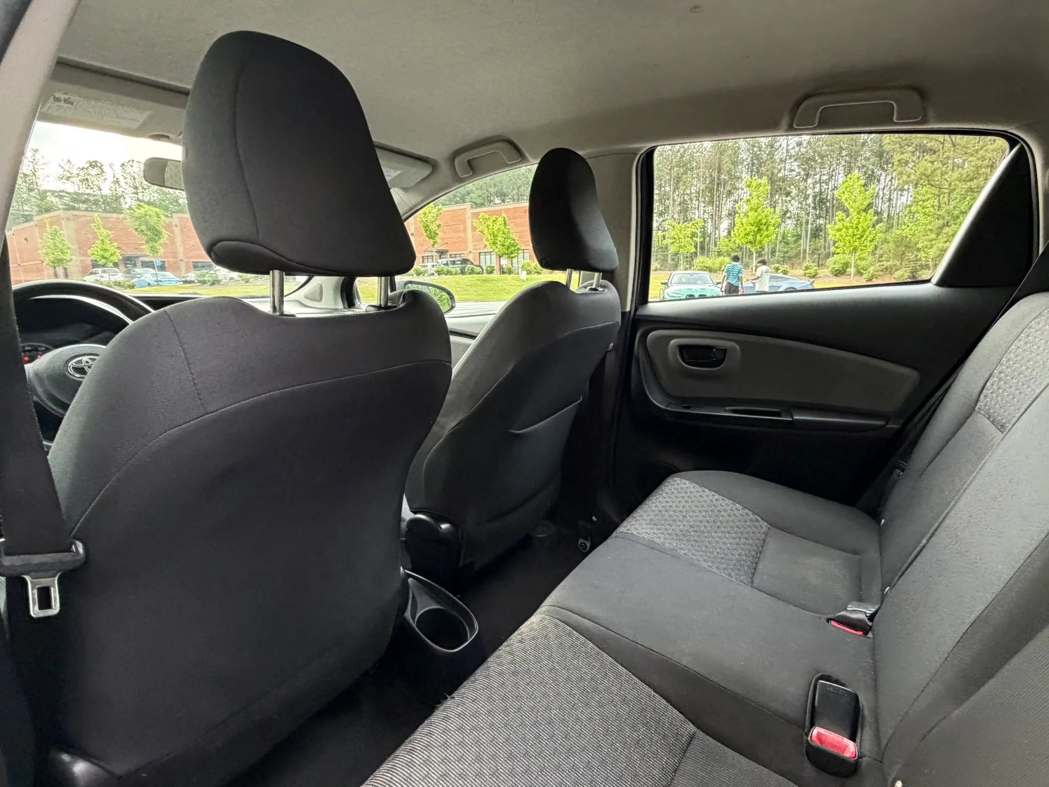 Used 2015 Toyota Yaris L FWD image 14