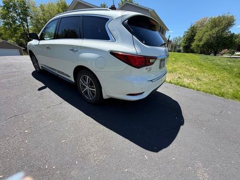 Used 2019 INFINITI QX60 Luxe w/ Essential Package AWD/4WD image 3