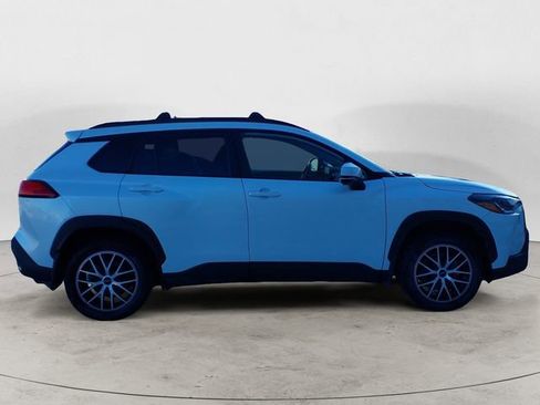 Used 2023 Toyota Corolla Cross LE w/ Moonroof Package image 6