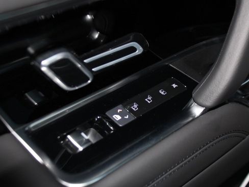 Used 2025 Land Rover Range Rover SE image 34