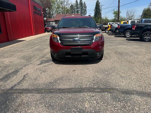 Used 2015 Ford Explorer XLT w/ Equipment Group 202A AWD/4WD image 27