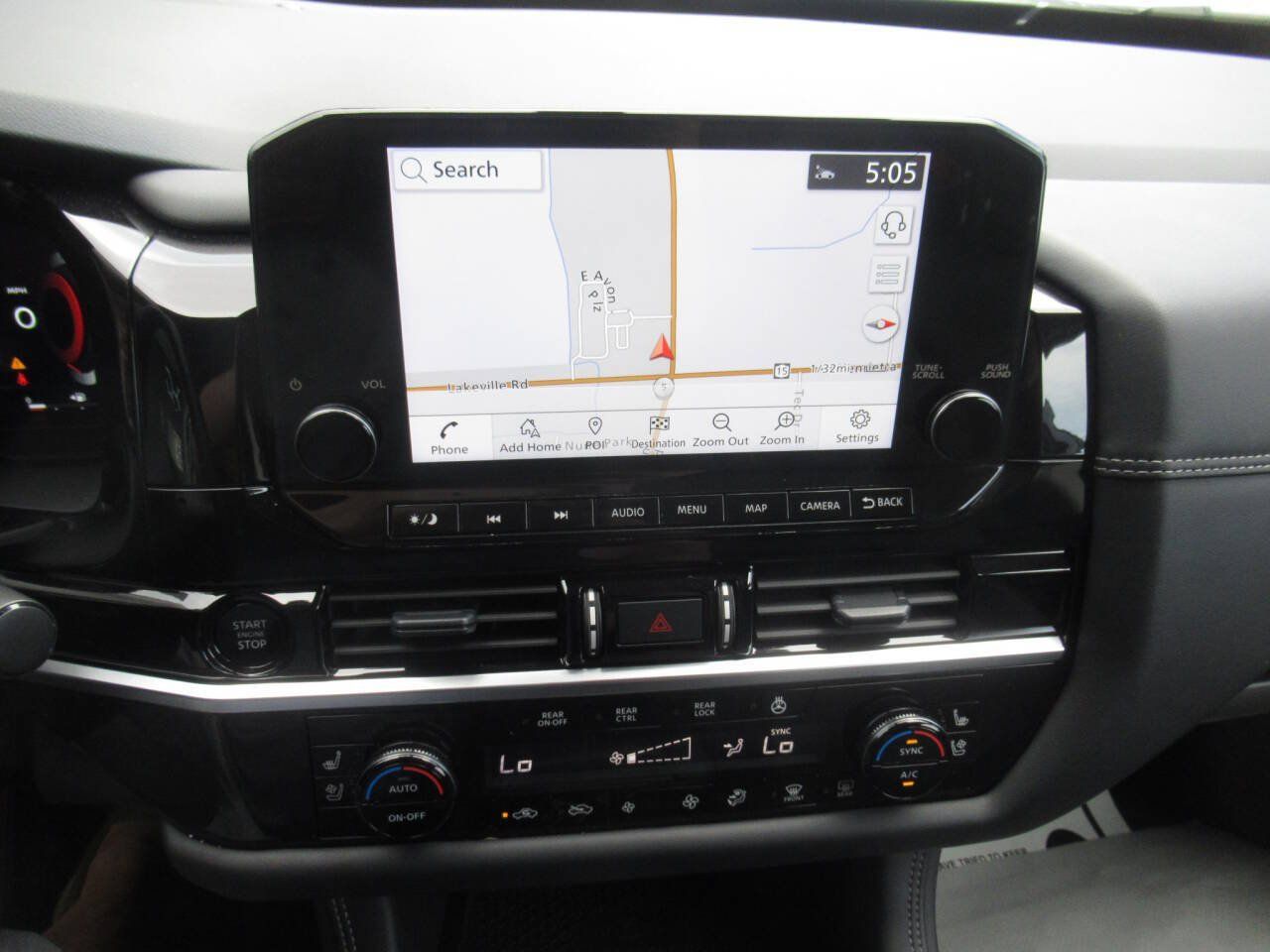 Used 2025 Nissan Pathfinder Platinum AWD/4WD image 29