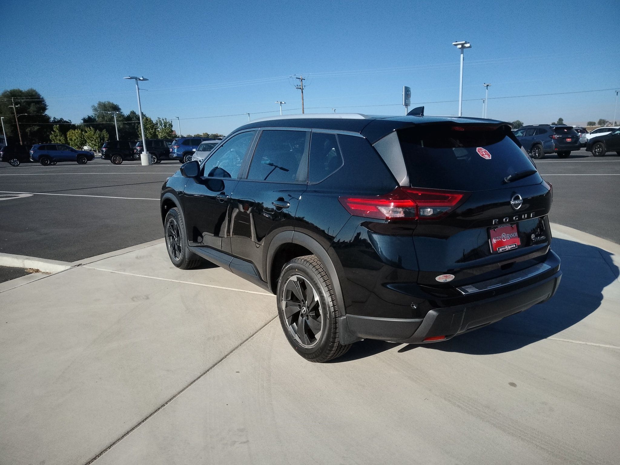 Used 2024 Nissan Rogue SV w/ SV Premium Package AWD/4WD image 5