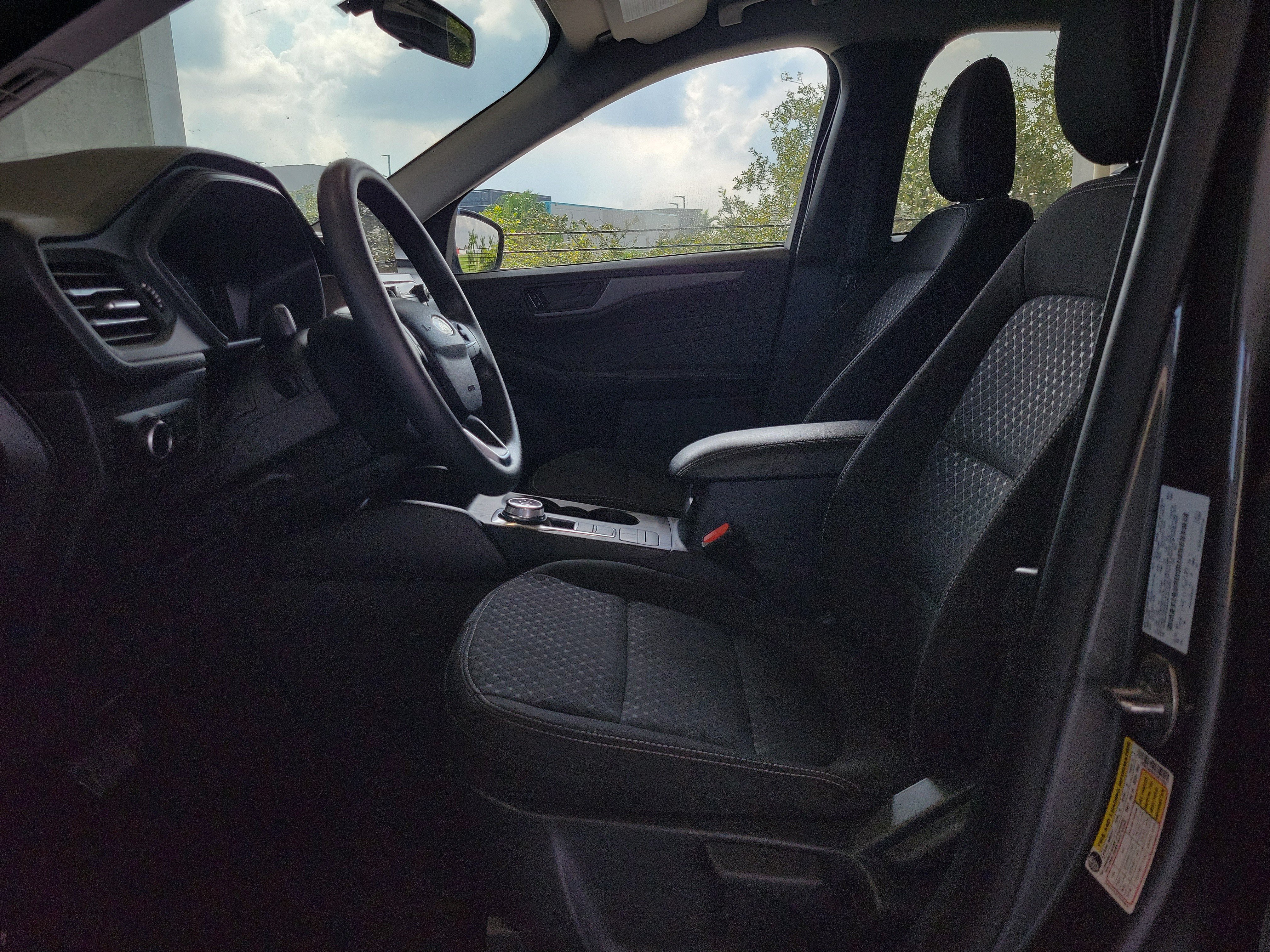 Used 2025 Ford Escape Active AWD/4WD image 18