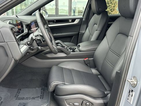 New 2026 Porsche Cayenne Coupe image 5