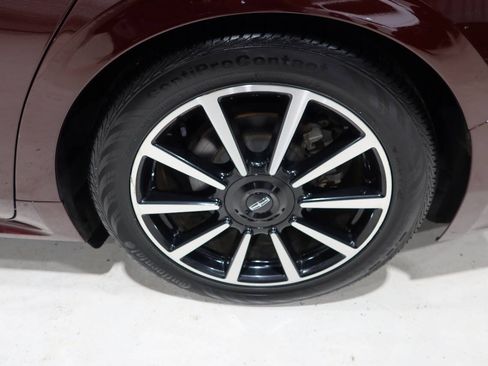 Used 2020 Lincoln Continental Reserve FWD image 37