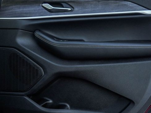 New 2025 Jeep Grand Cherokee Limited w/ Black Appearance Package image 10