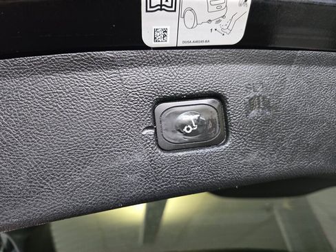 Used 2016 Ford Edge Titanium w/ Canadian Touring Package image 21