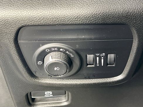 Used 2023 Jeep Grand Cherokee L Limited image 10