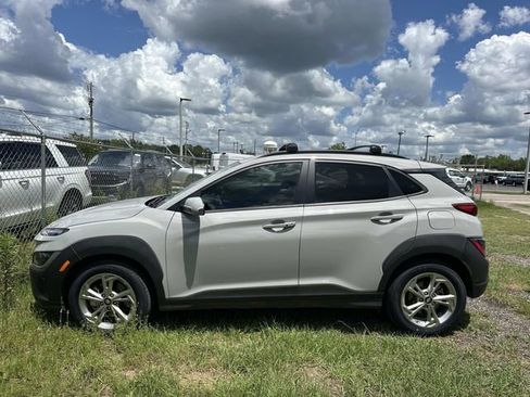 Used 2023 Hyundai Kona SEL AWD/4WD image 3