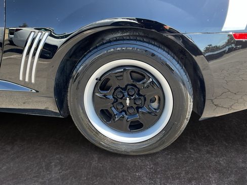 Used 2013 Chevrolet Camaro LS RWD image 9