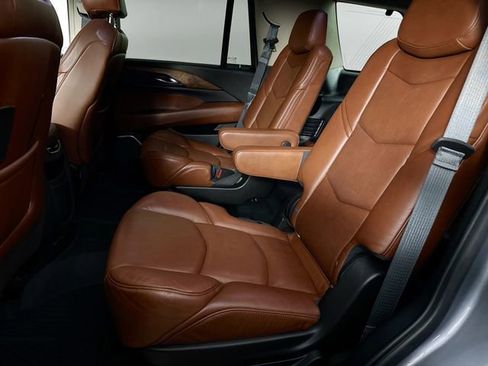 Used 2020 Cadillac Escalade Luxury image 44