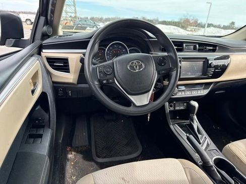 Used 2016 Toyota Corolla LE image 19
