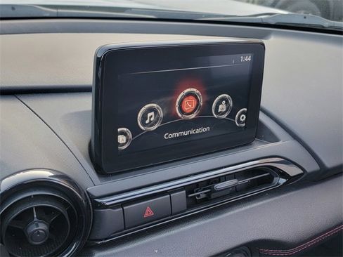 Used 2018 MAZDA MX-5 Miata Club image 16