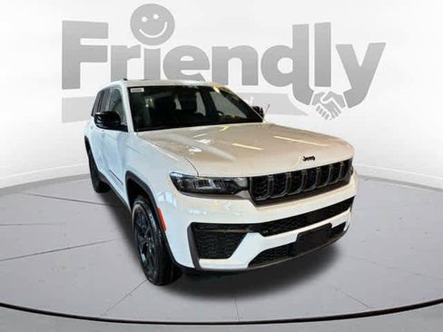 New 2026 Jeep Grand Cherokee Altitude image 3