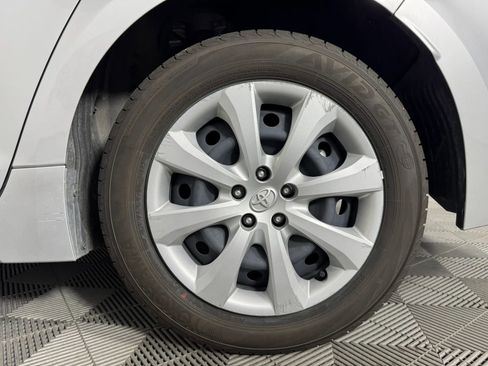 Used 2025 Toyota Corolla LE FWD image 39
