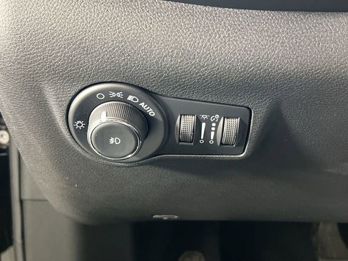 Used 2023 Jeep Compass Limited AWD/4WD image 18