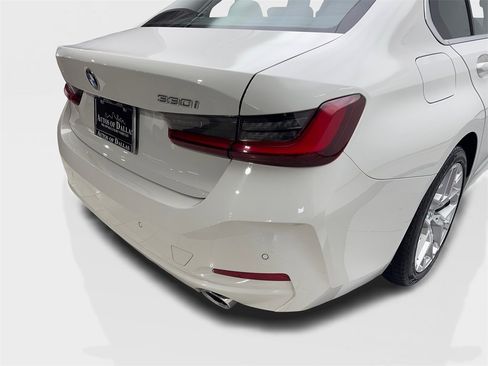 Used 2025 BMW 330i Sedan image 18