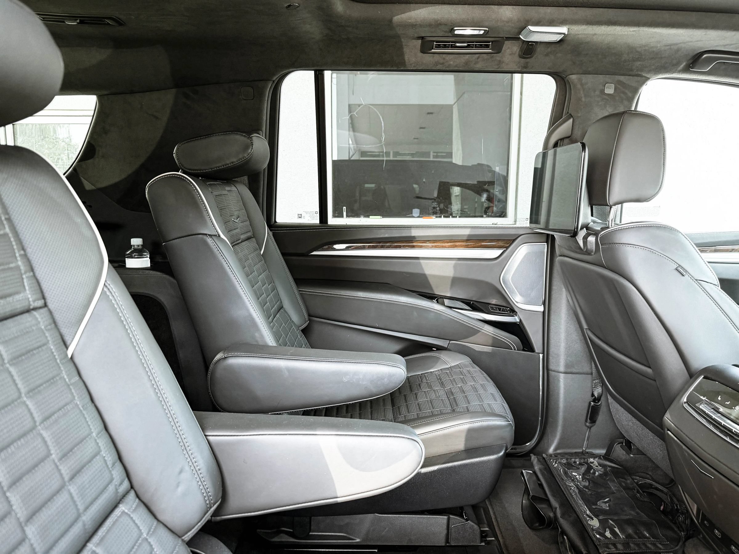 Used 2025 Cadillac Escalade ESV Sport Platinum AWD/4WD image 29