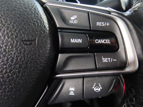 Used 2018 Honda Accord Touring image 18
