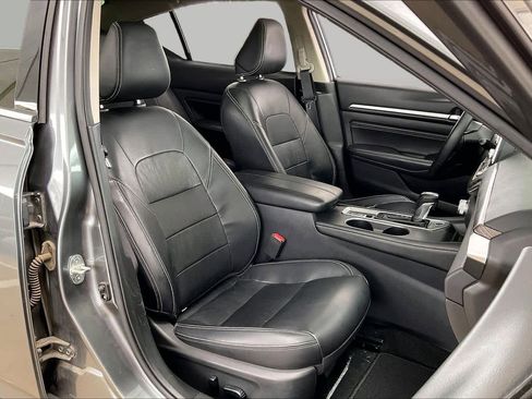 Used 2019 Nissan Altima 2.5 SL FWD image 9