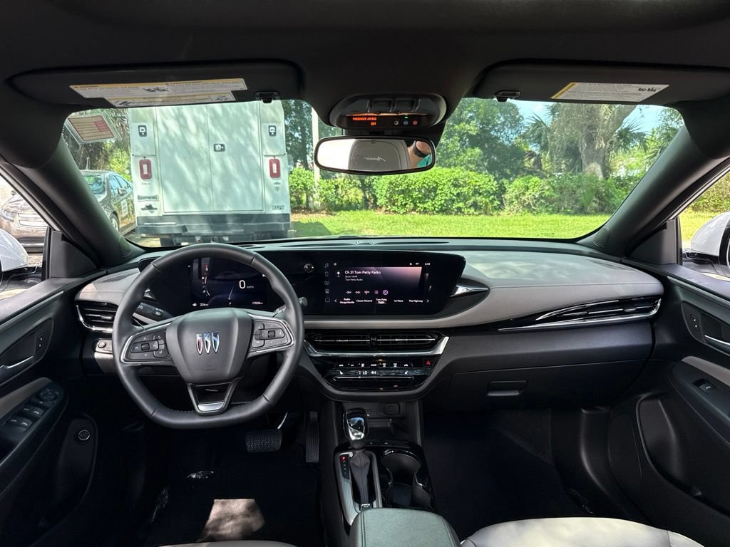 Used 2025 Buick Envista Avenir FWD image 43