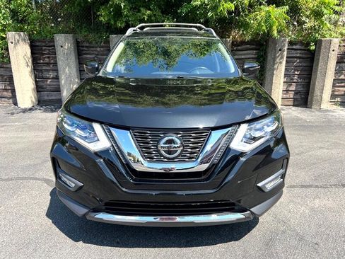 Used 2018 Nissan Rogue SL w/ Premium Package image 2