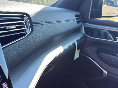 New 2026 Jeep Grand Wagoneer Limited AWD/4WD image 22