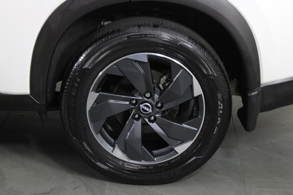 Certified 2024 Nissan Rogue SV w/ SV Premium Package FWD image 15