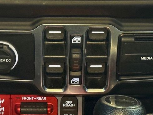 Used 2020 Jeep Gladiator Rubicon w/ LED Lighting Group image 32