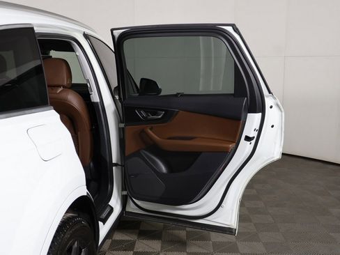 Used 2018 Audi Q7 3.0T Prestige image 30