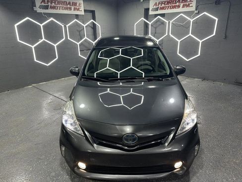 Used 2013 Toyota Prius V Five image 9