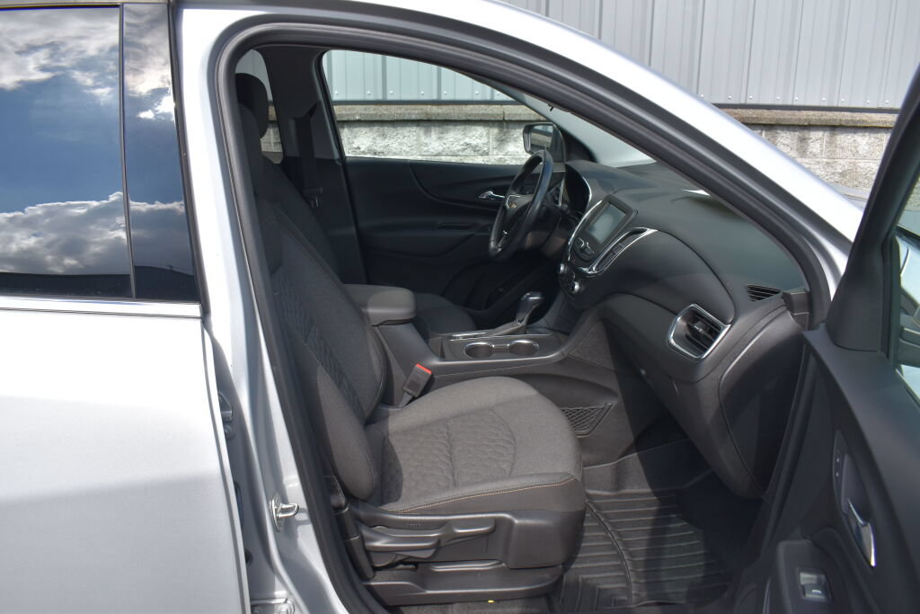 Used 2018 Chevrolet Equinox LT FWD image 25