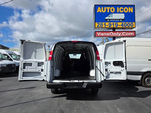 Used 2023 GMC Savana 2500 Extended w/ Driver Convenience Package image 13