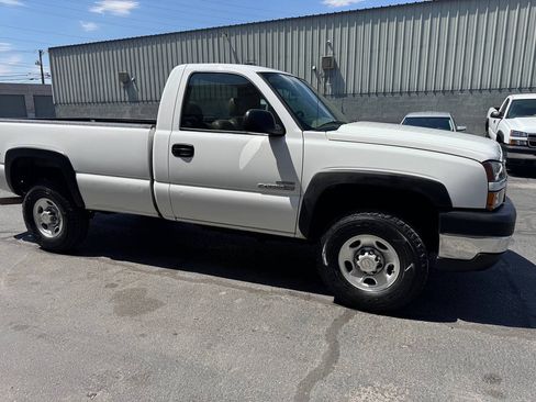 Used 2006 Chevrolet Silverado 2500 W/T w/ Heavy-Duty Power Package AWD/4WD image 10