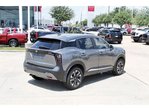 Used 2025 Nissan Kicks SV w/ SV Premium Package AWD/4WD image 5