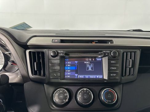 Used 2016 Toyota RAV4 LE image 10