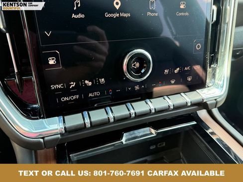 Used 2025 GMC Yukon XL Denali AWD/4WD image 24